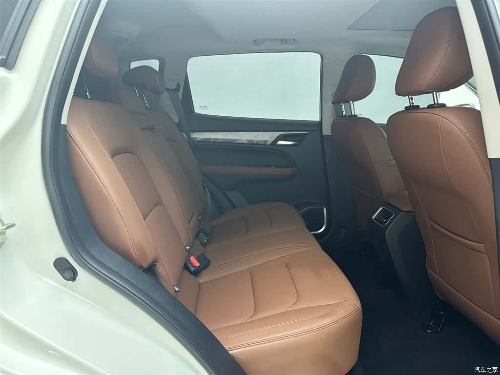 Geely X6, 2024 15