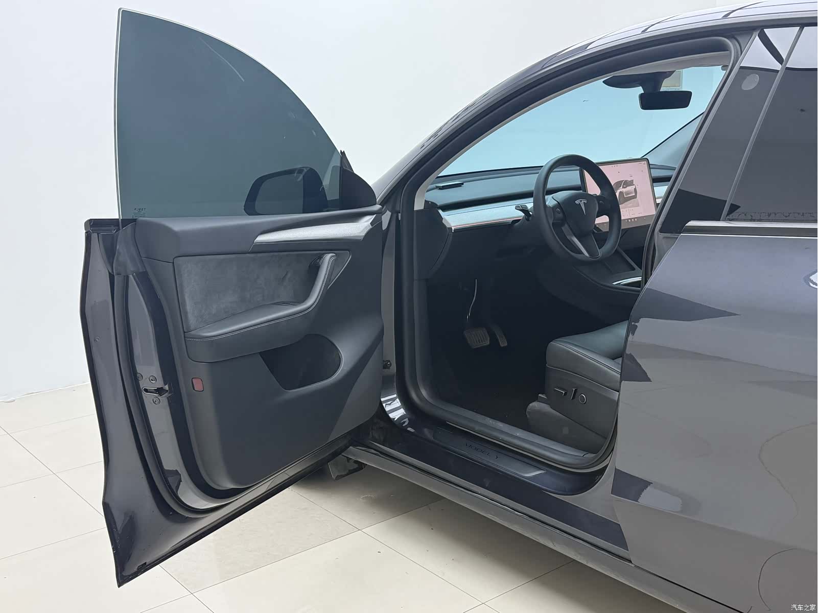 Tesla Model Y, 2024 4