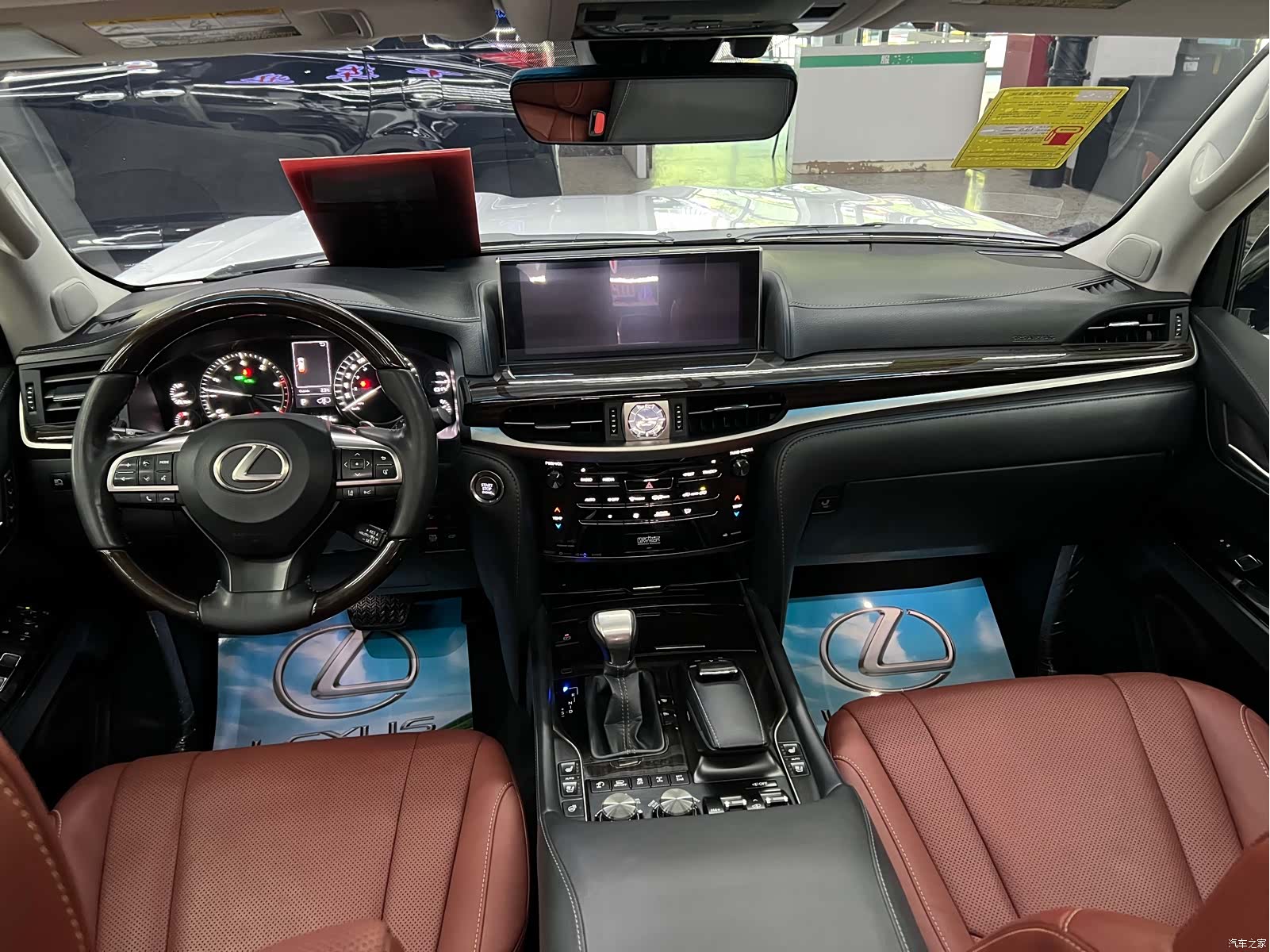Lexus LX, 2019 8