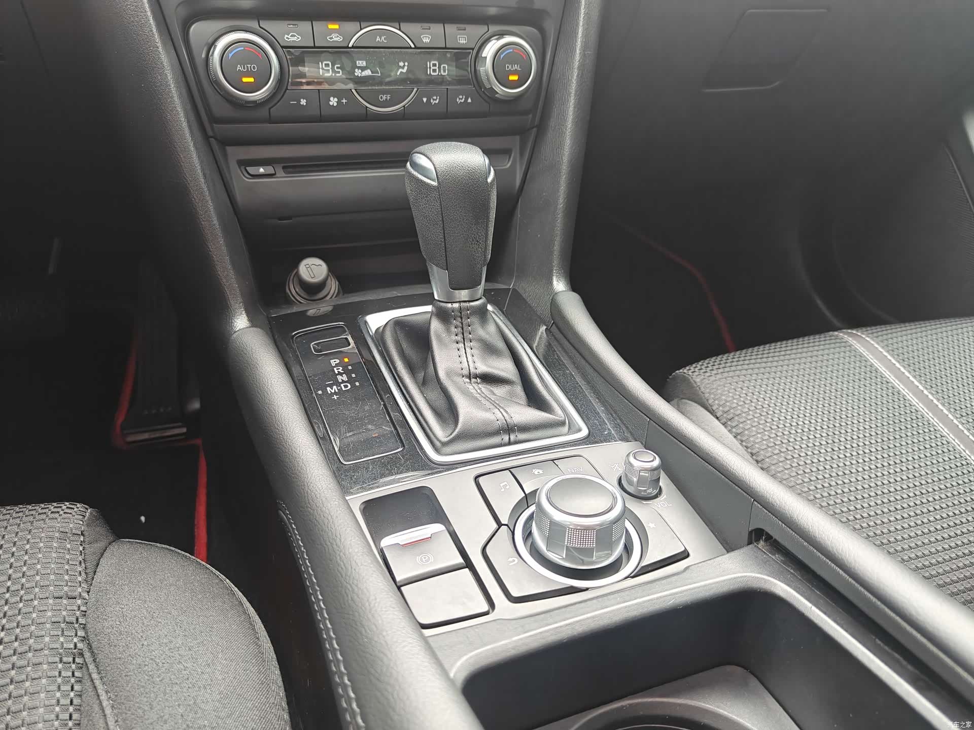 Mazda Mazda3, 2019 11