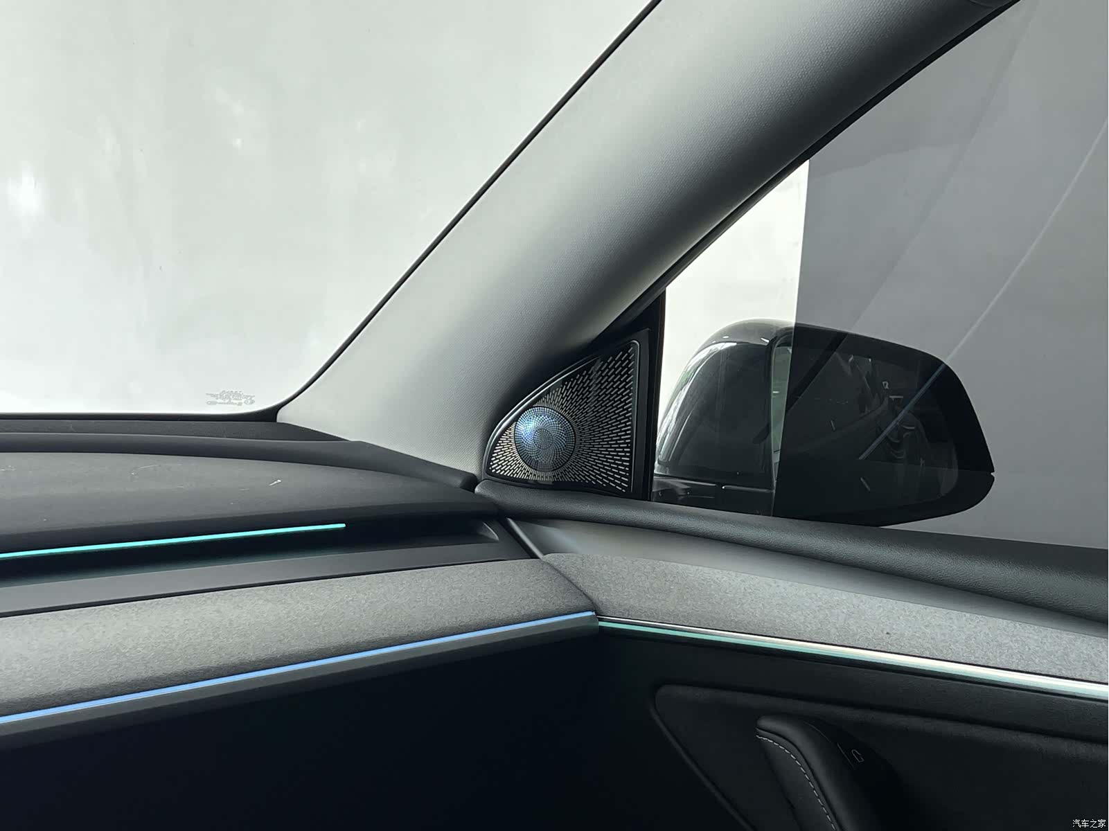 Tesla Model Y, 2024 8