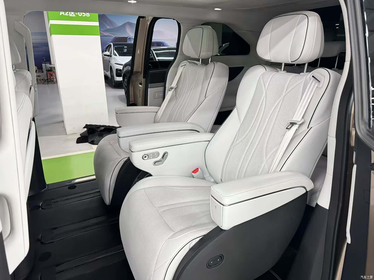 Xpeng X9, 2024 6