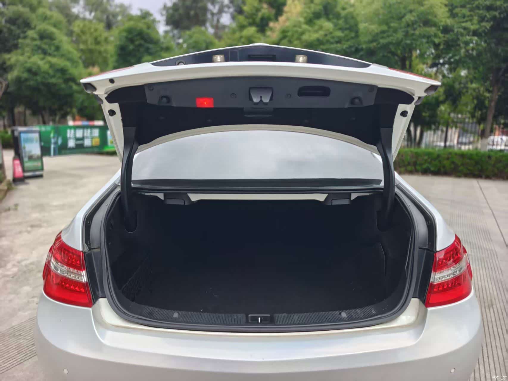 Mercedes-Benz E-Class, 2013 13