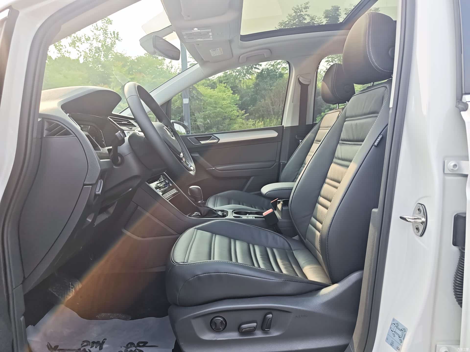 Volkswagen L, 2023 все фото