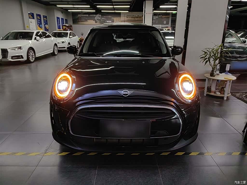 Mini Cooper, 2023 3