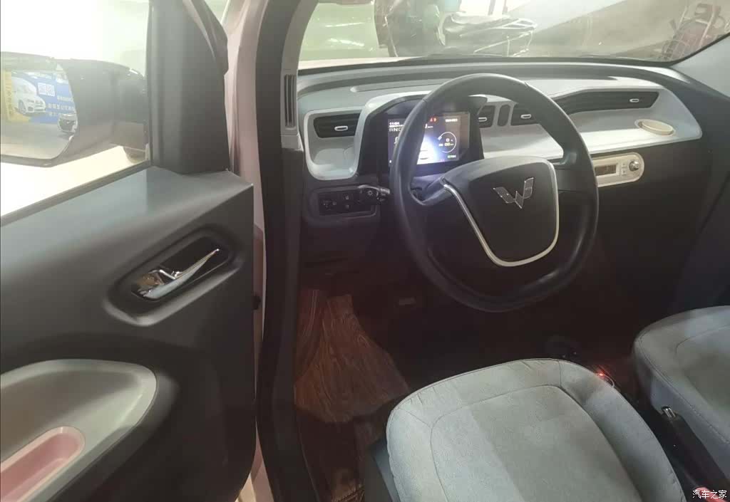 Wuling MINIEV, 2024 11