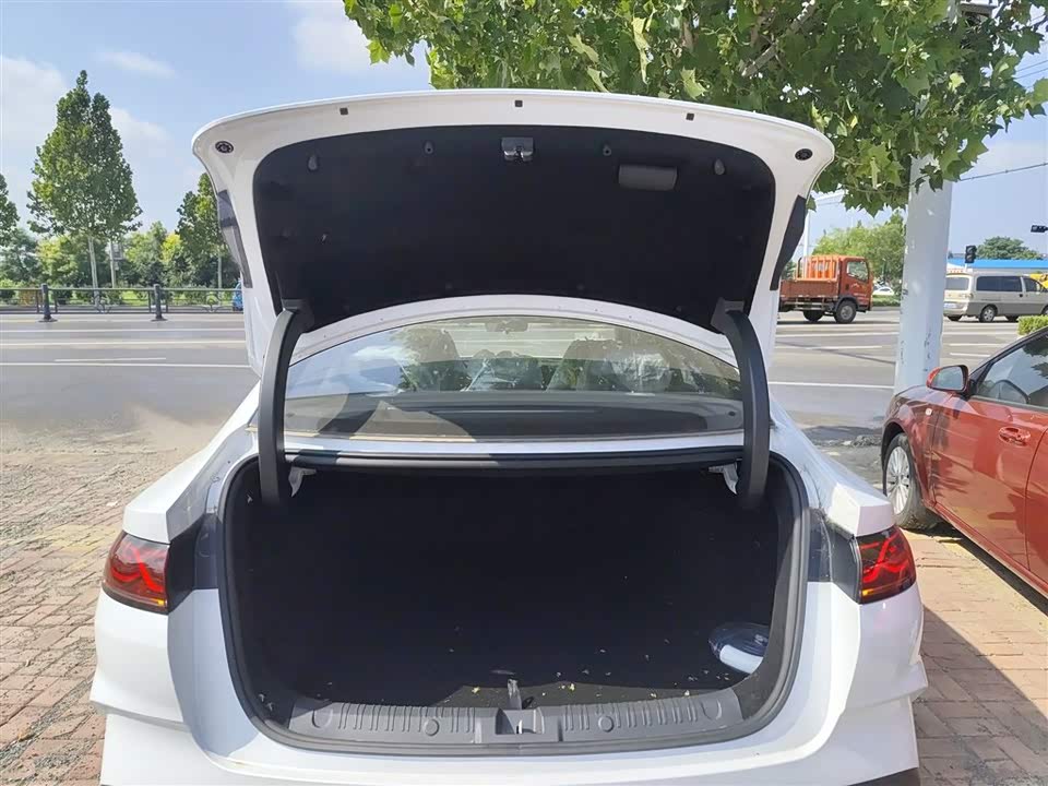BYD Qin L