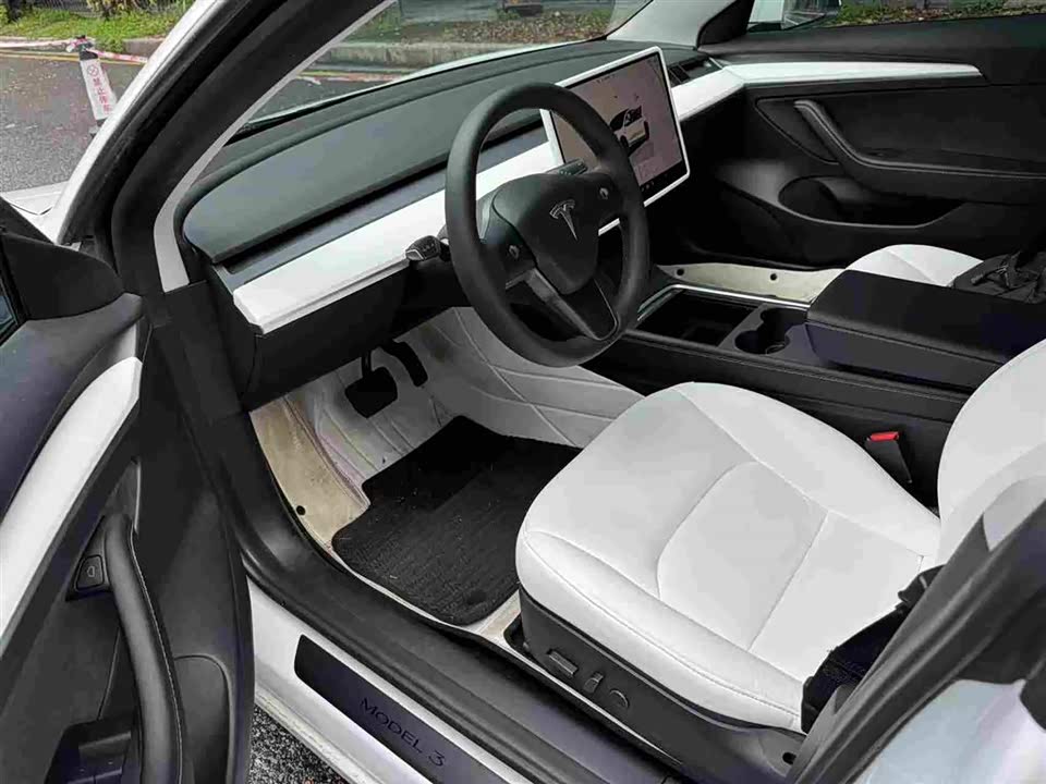 Tesla Model 3 Tesla Model 3