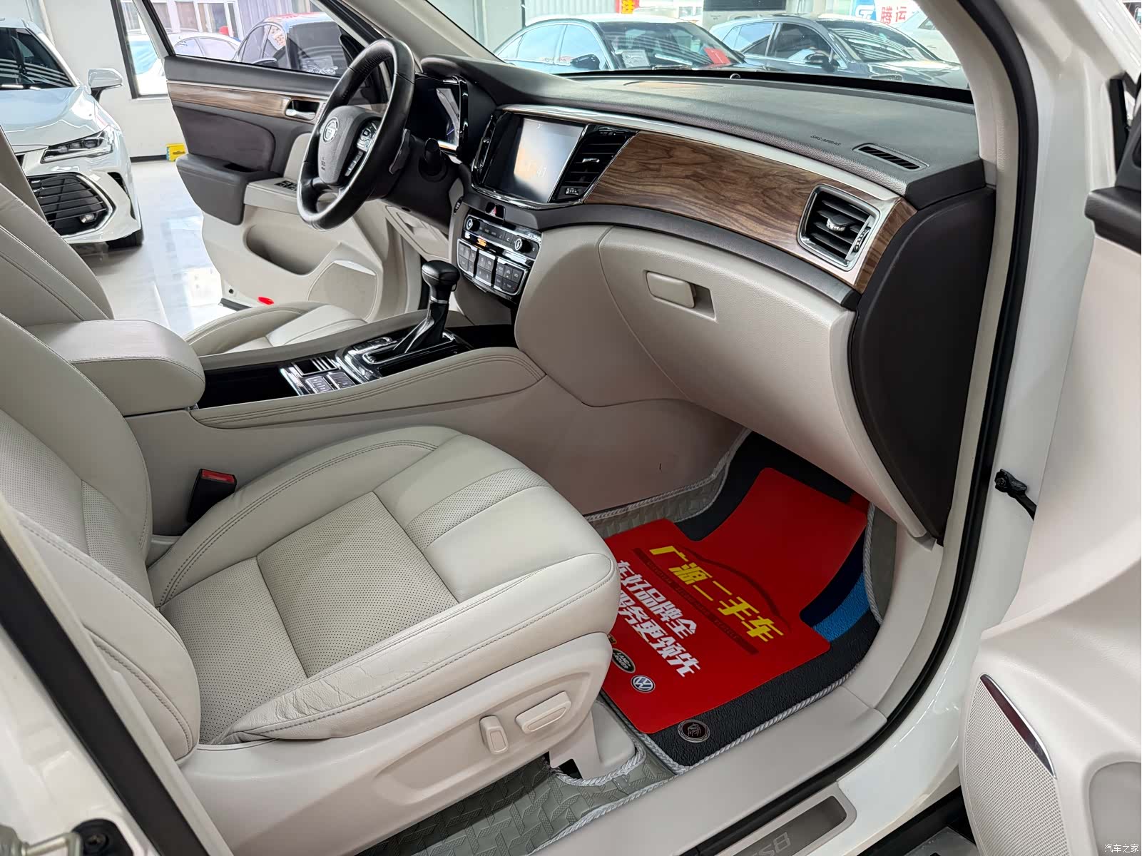 Trumpchi GS8, 2017 9