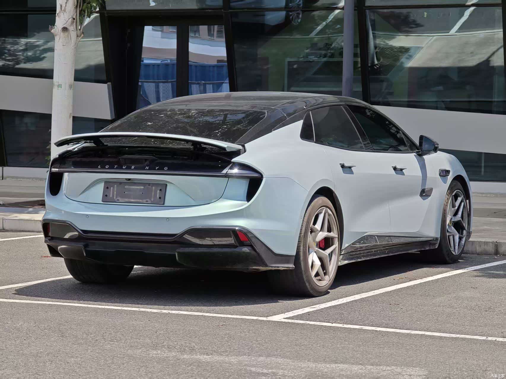 Lotus EMEYA, 2025 15