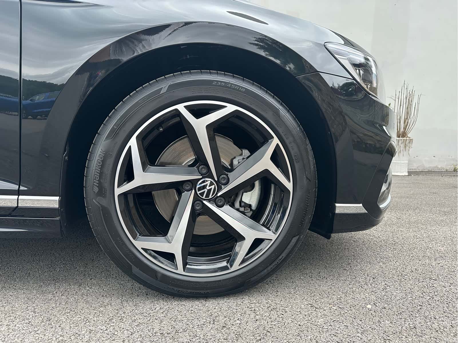 Volkswagen Magotan, 2025 12