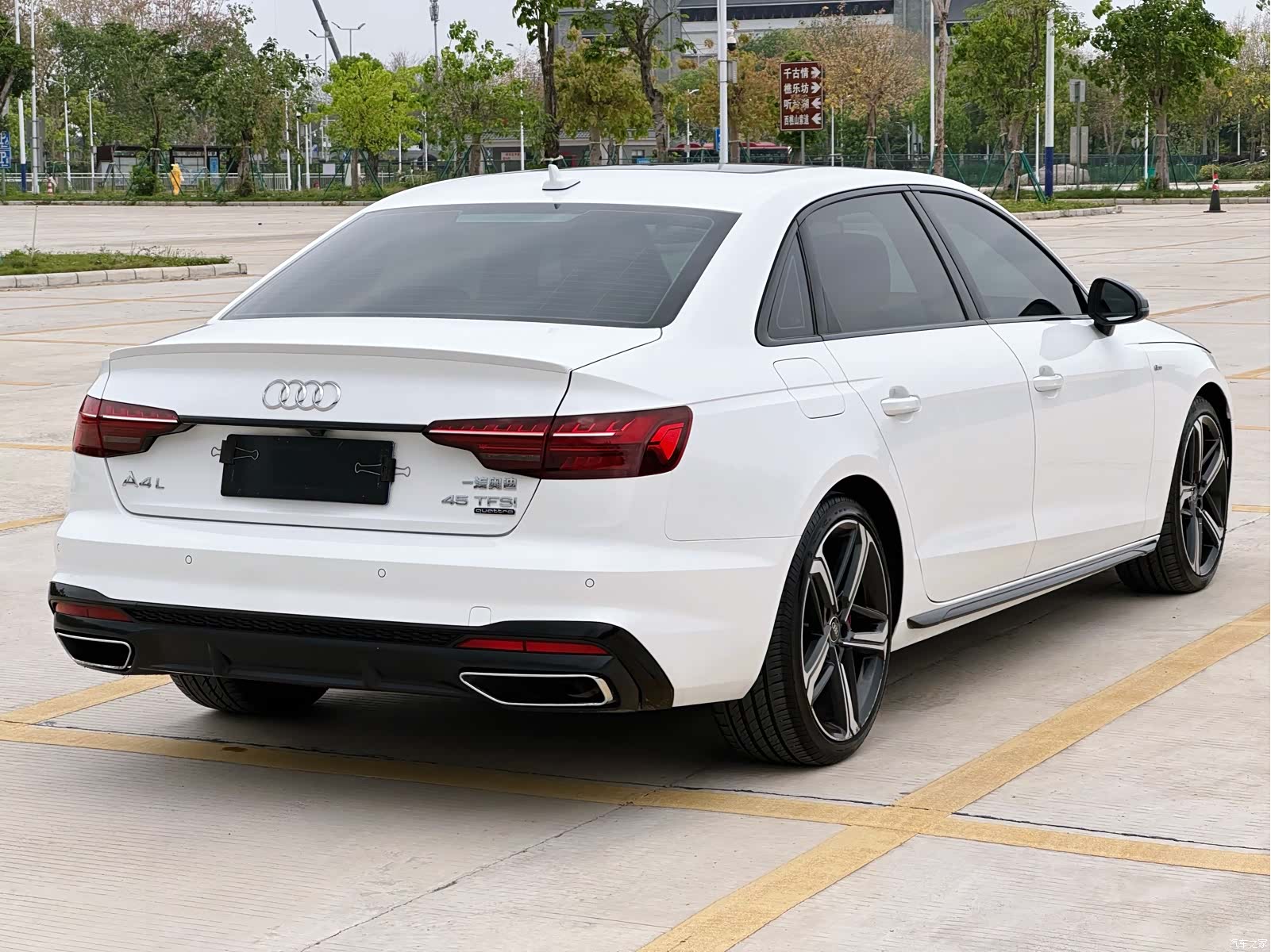 Audi A4L, 2022 11