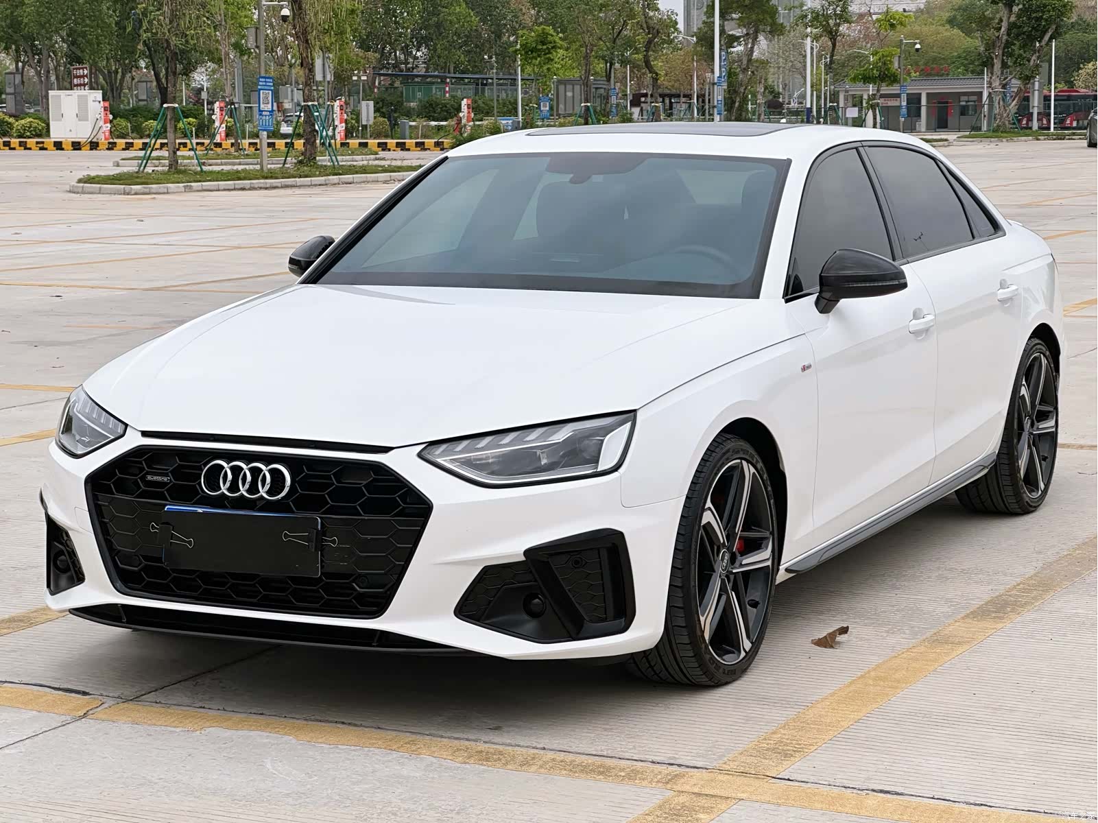 Audi A4L, 2022 1