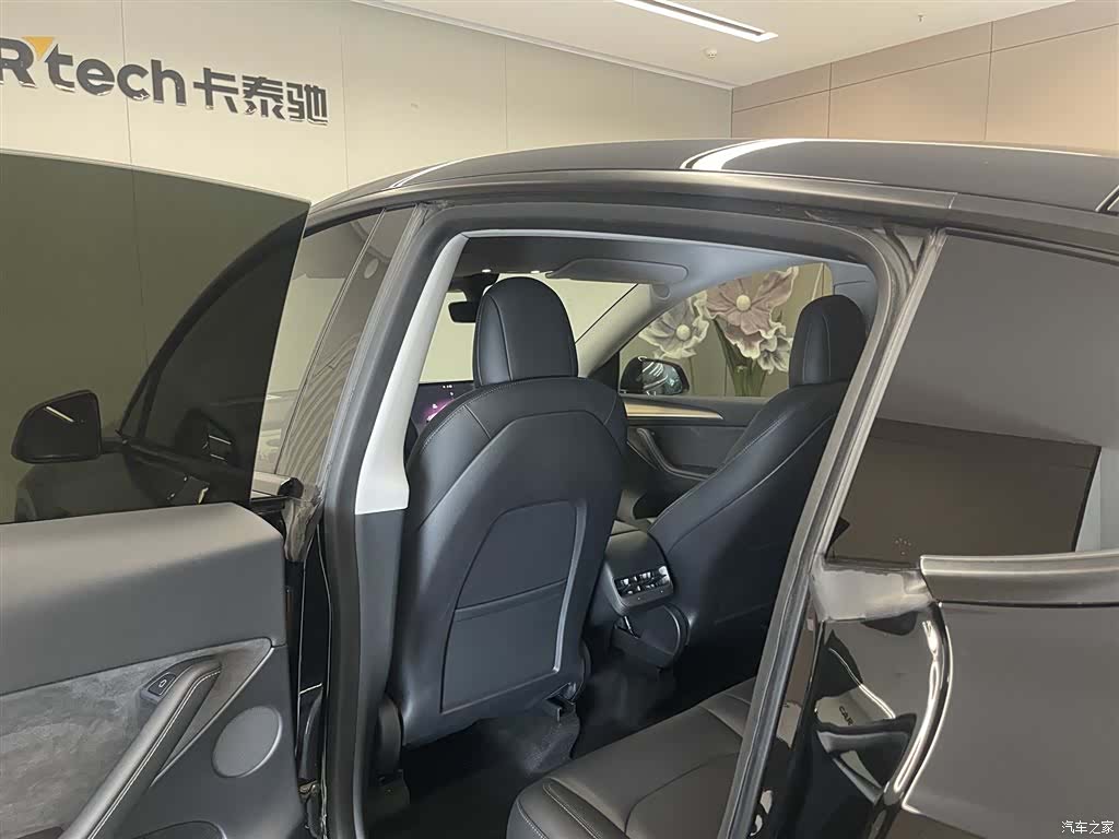 Tesla Model Y, 2022 21