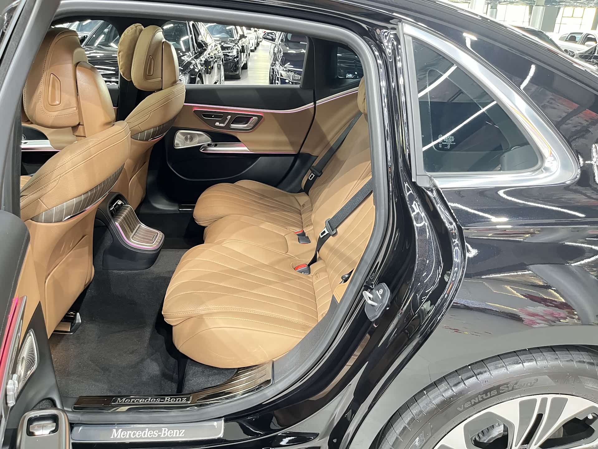 Mercedes-Benz E-Class, 2025 6