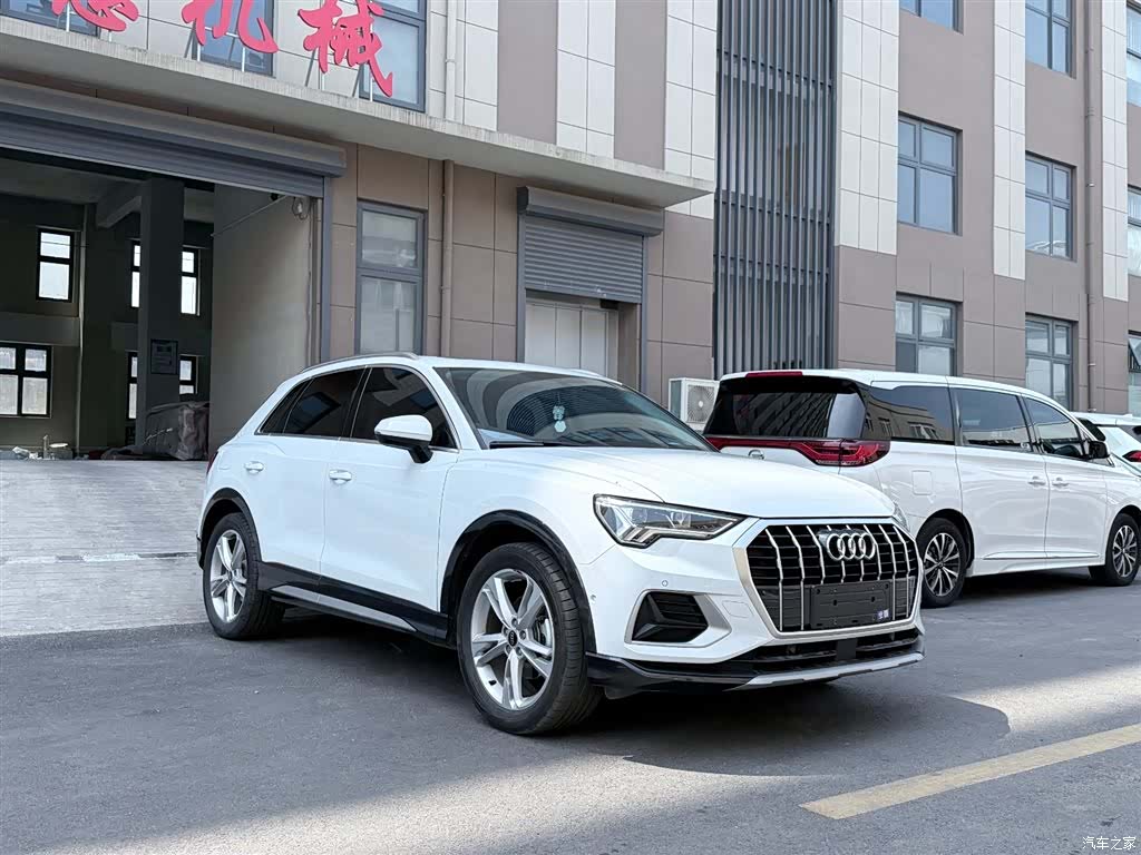 Audi Q3, 2023 3