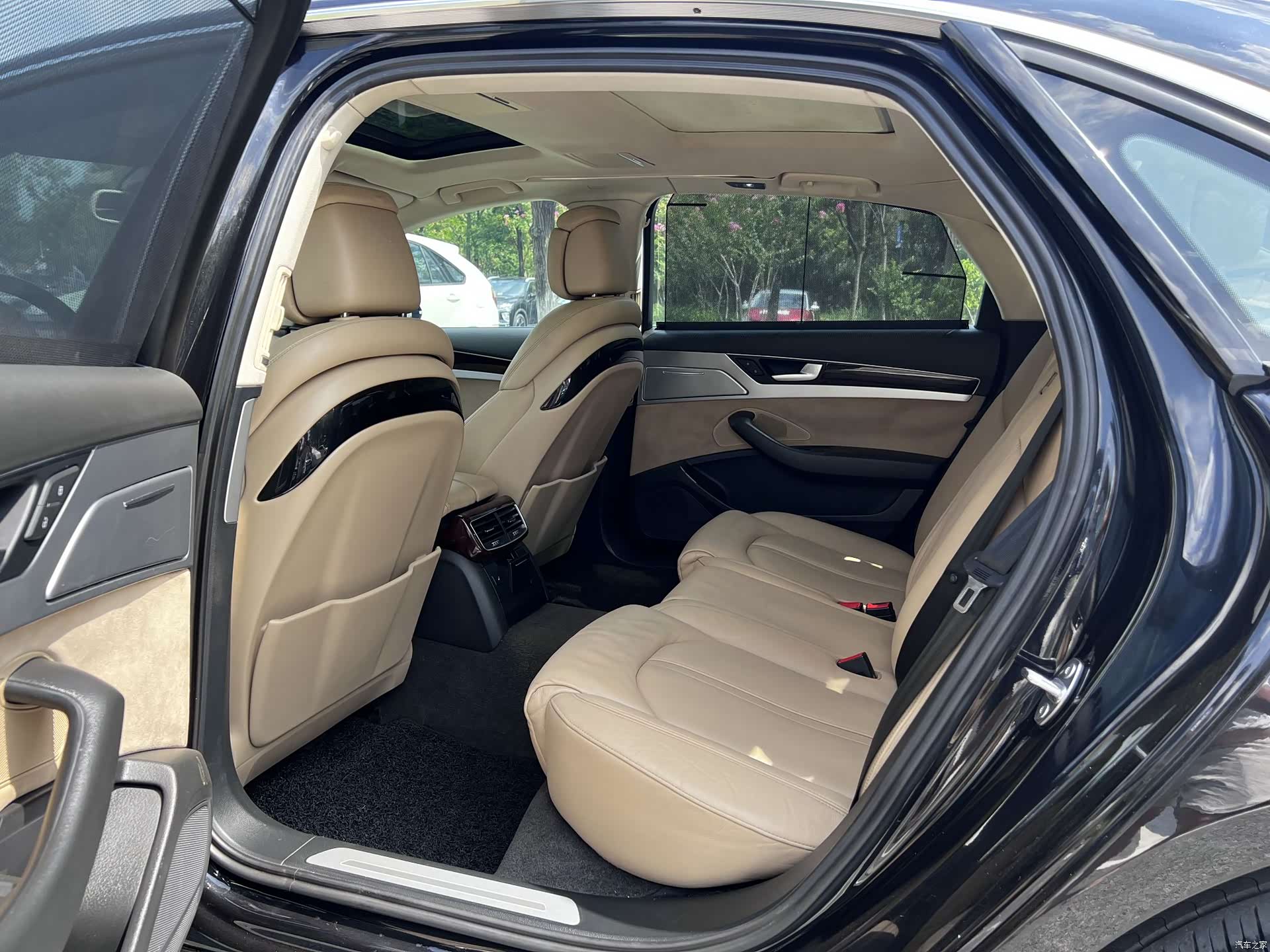 Audi A8L, 2012 9