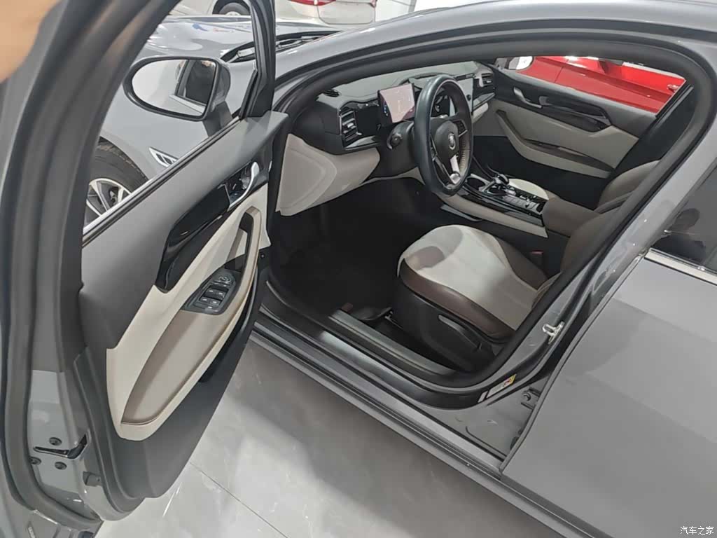 BYD Qin, 2025 16