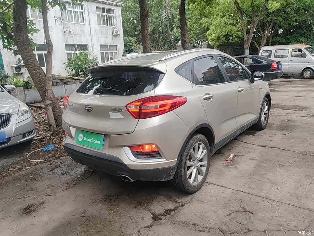 Geely Emgrand, 2016 7