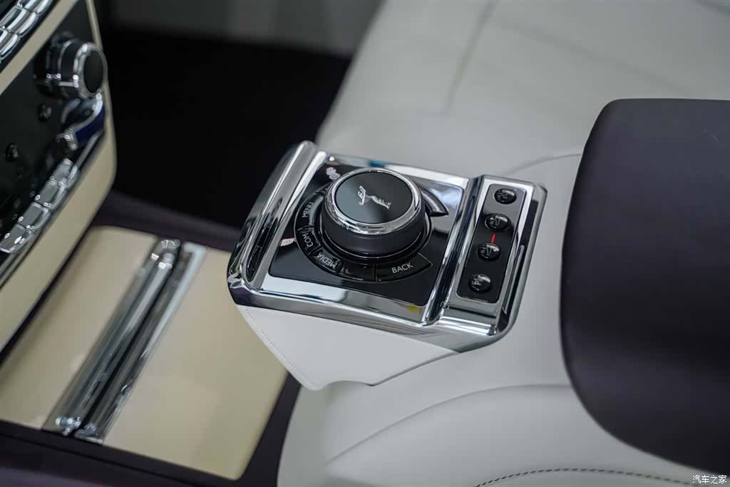 Rolls-Royce Phantom, 2019 22