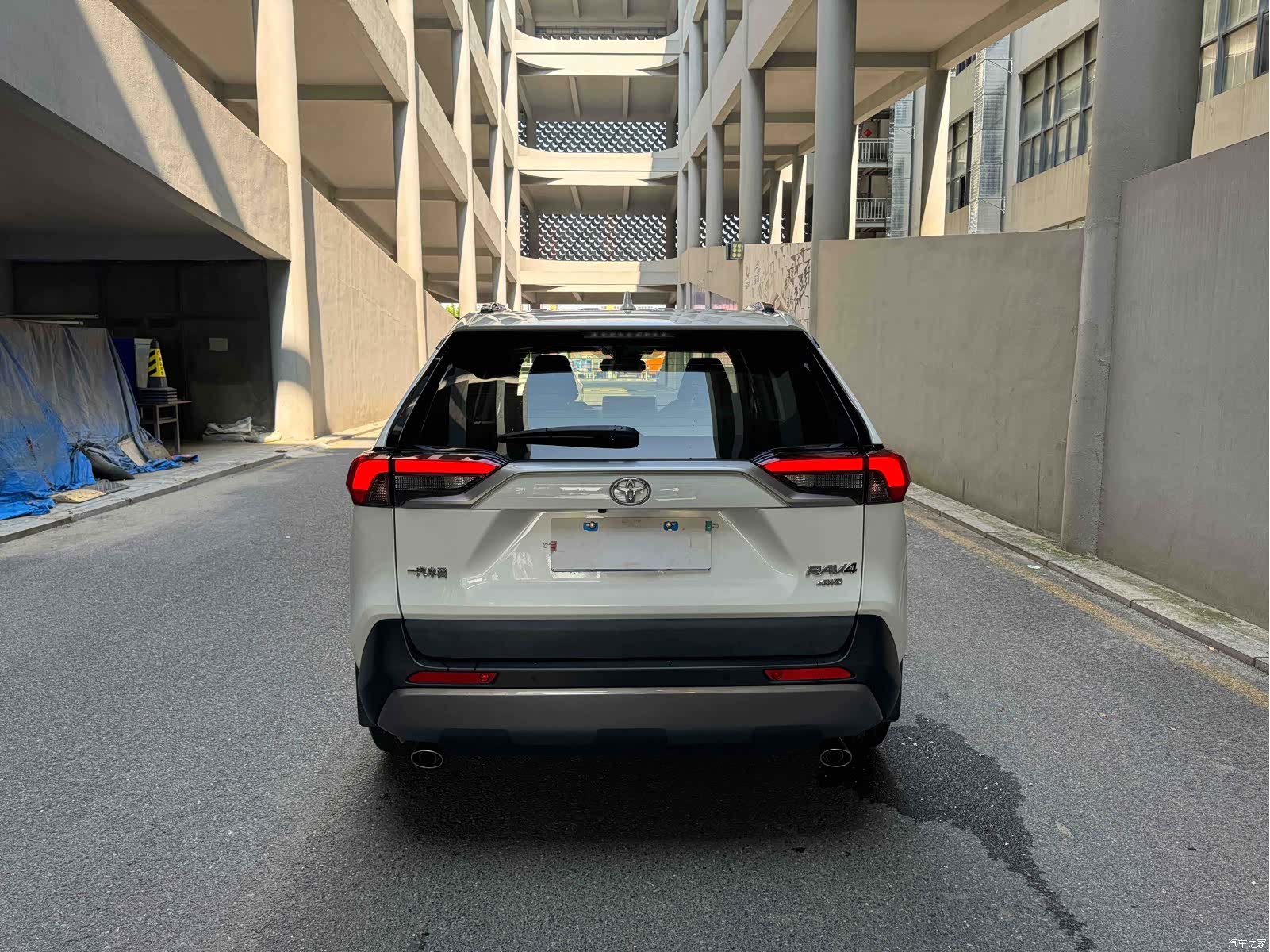 Toyota RAV4, 2020 все фото