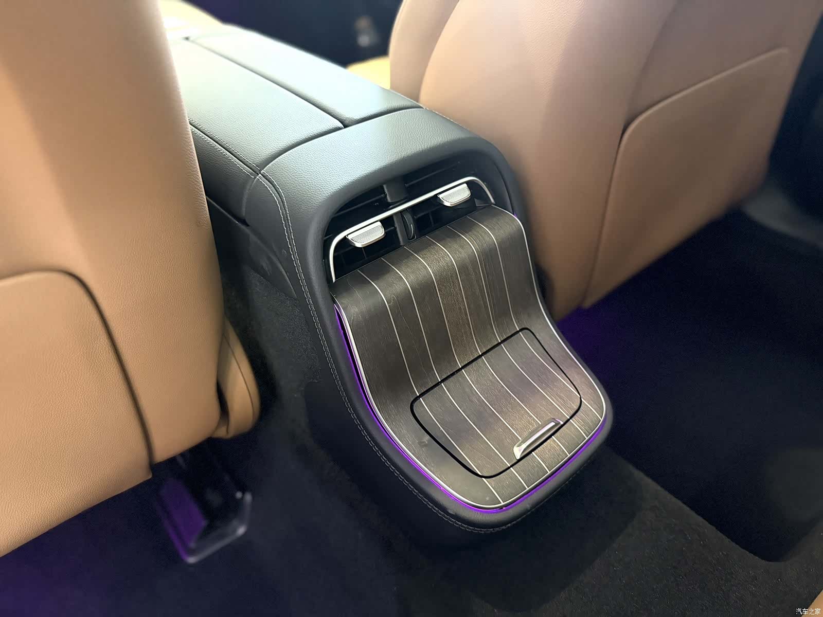 Mercedes-Benz E-Class, 2025 15