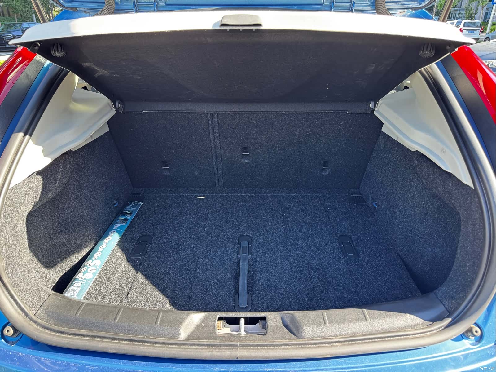 Volvo V40, 2015 21
