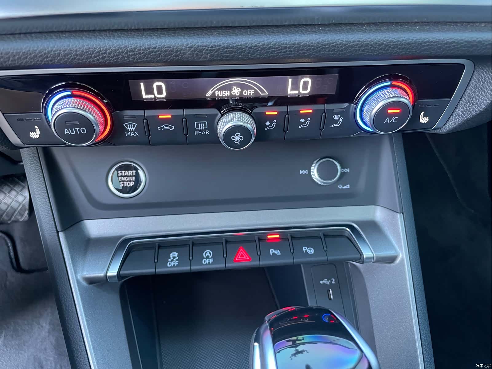 Audi Q3, 2022 13