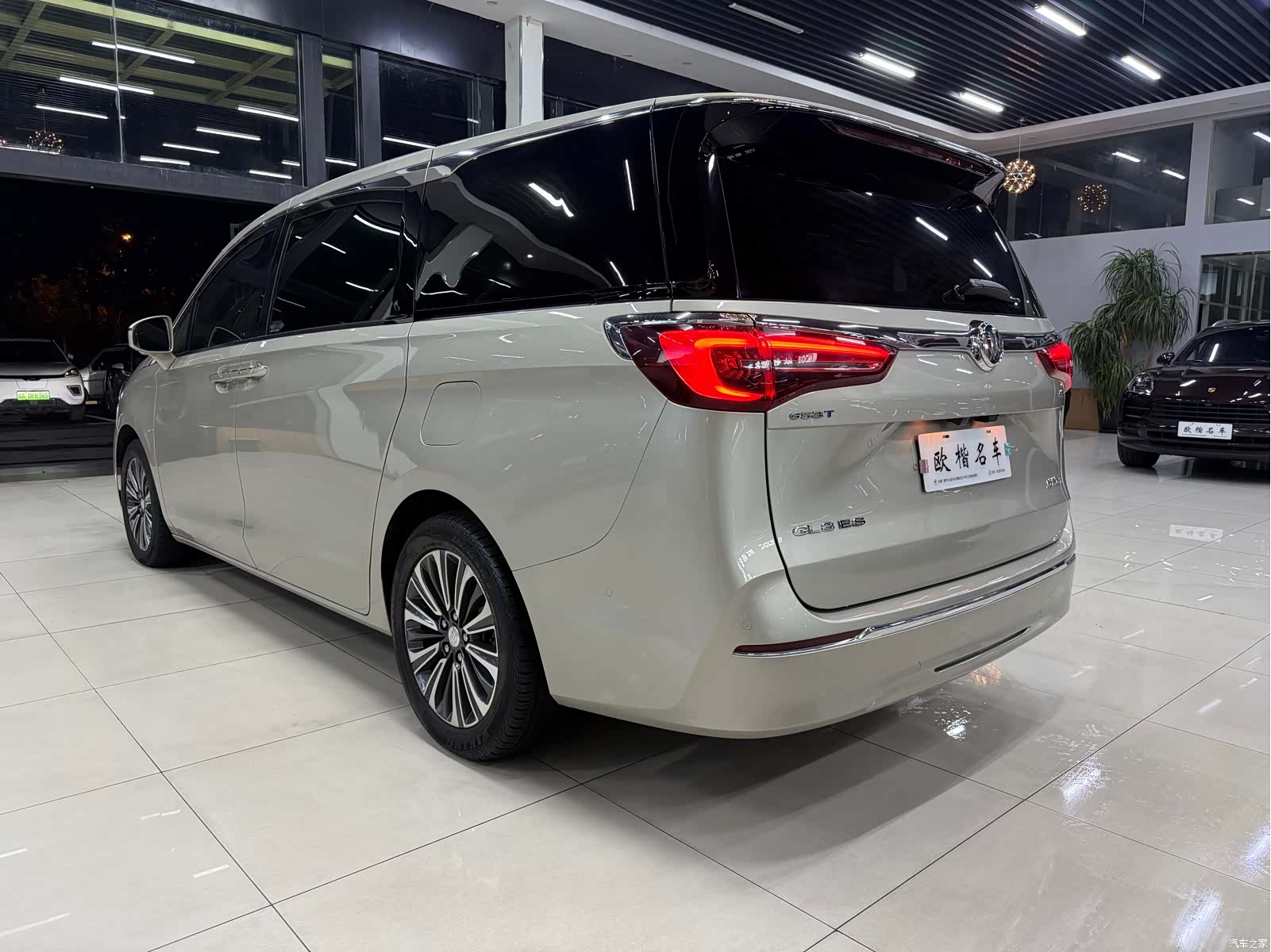 Buick GL8, 2022 4