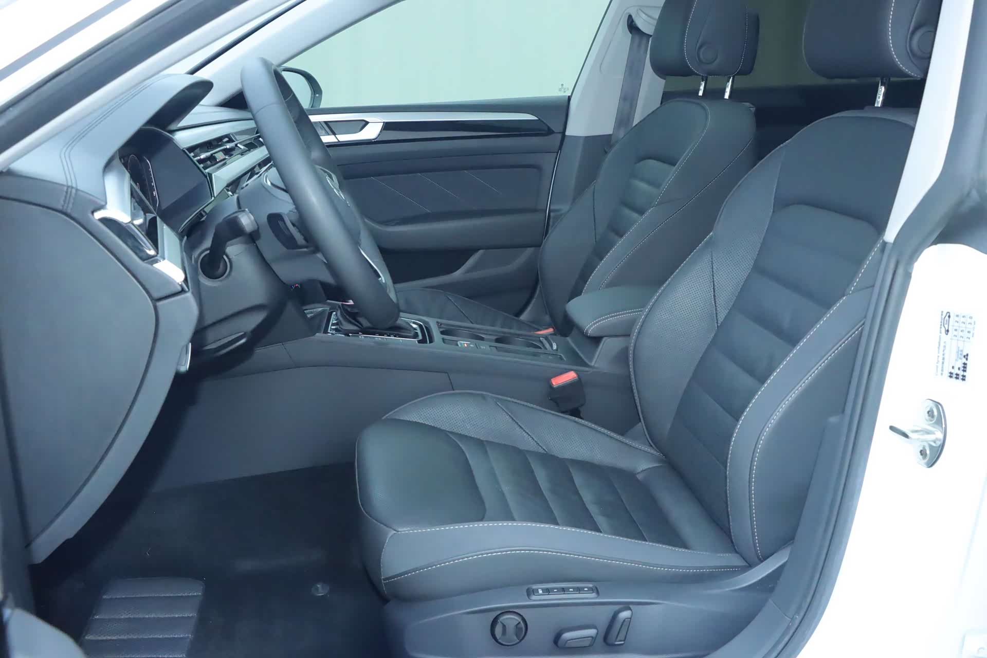 Volkswagen CC, 2023 все фото