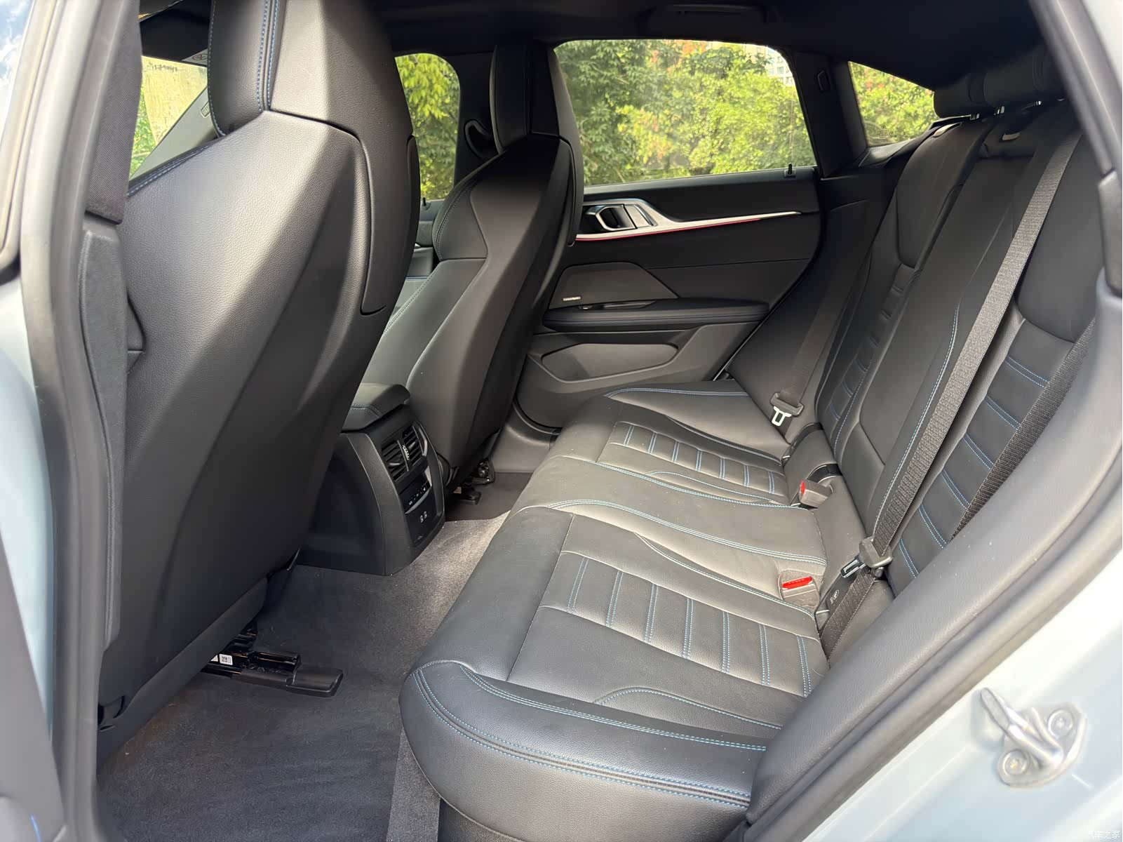 BMW i4, 2024 8