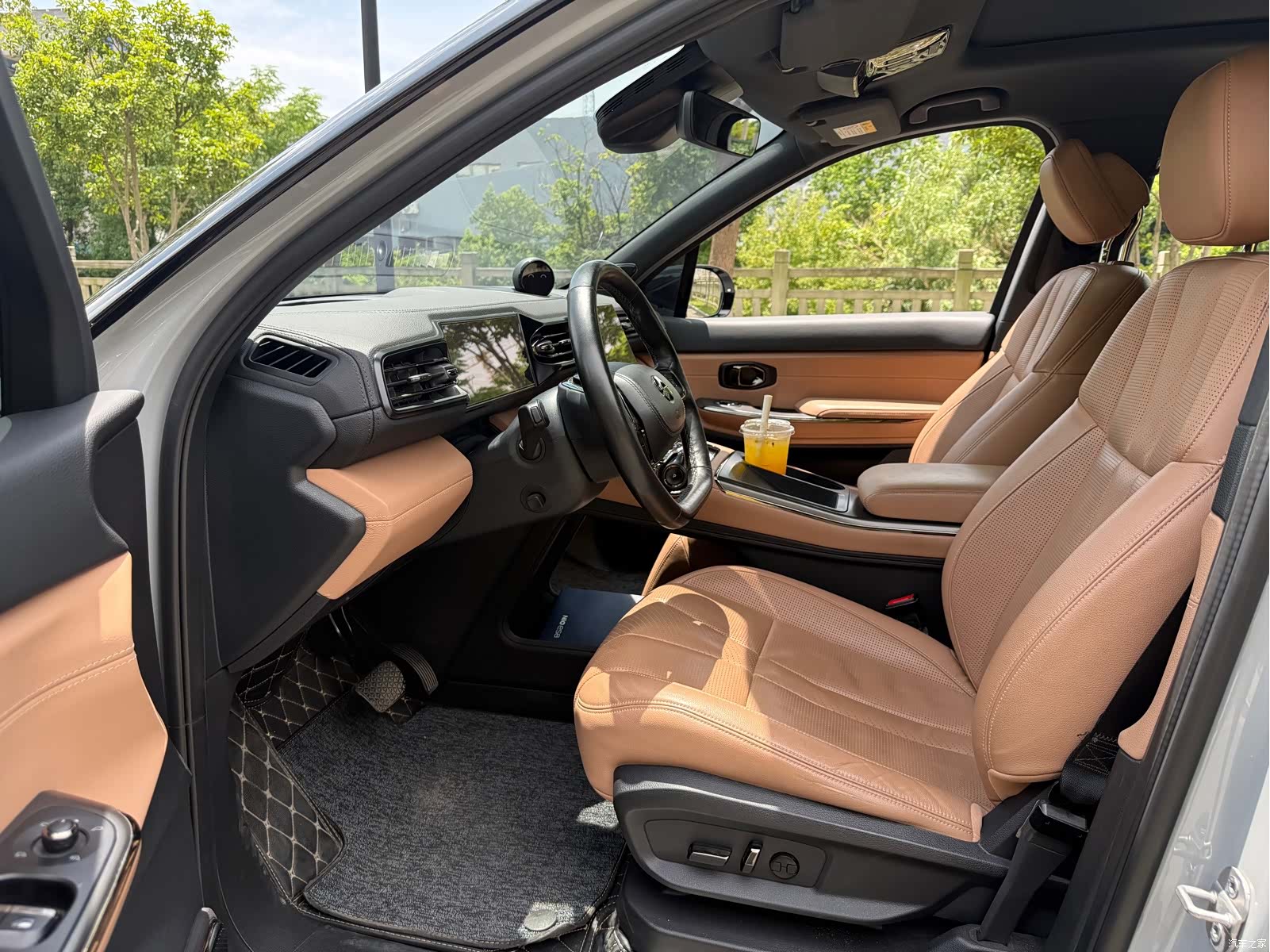 NIO ES8, 2021 9