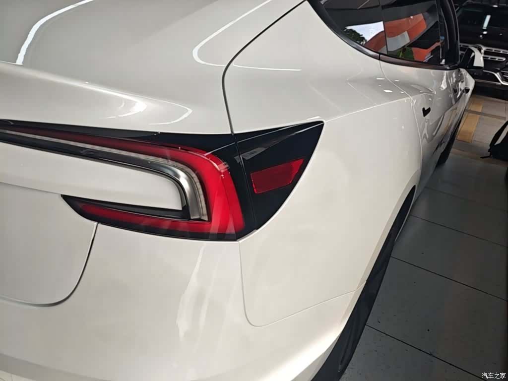 Tesla Model 3, 2024 8