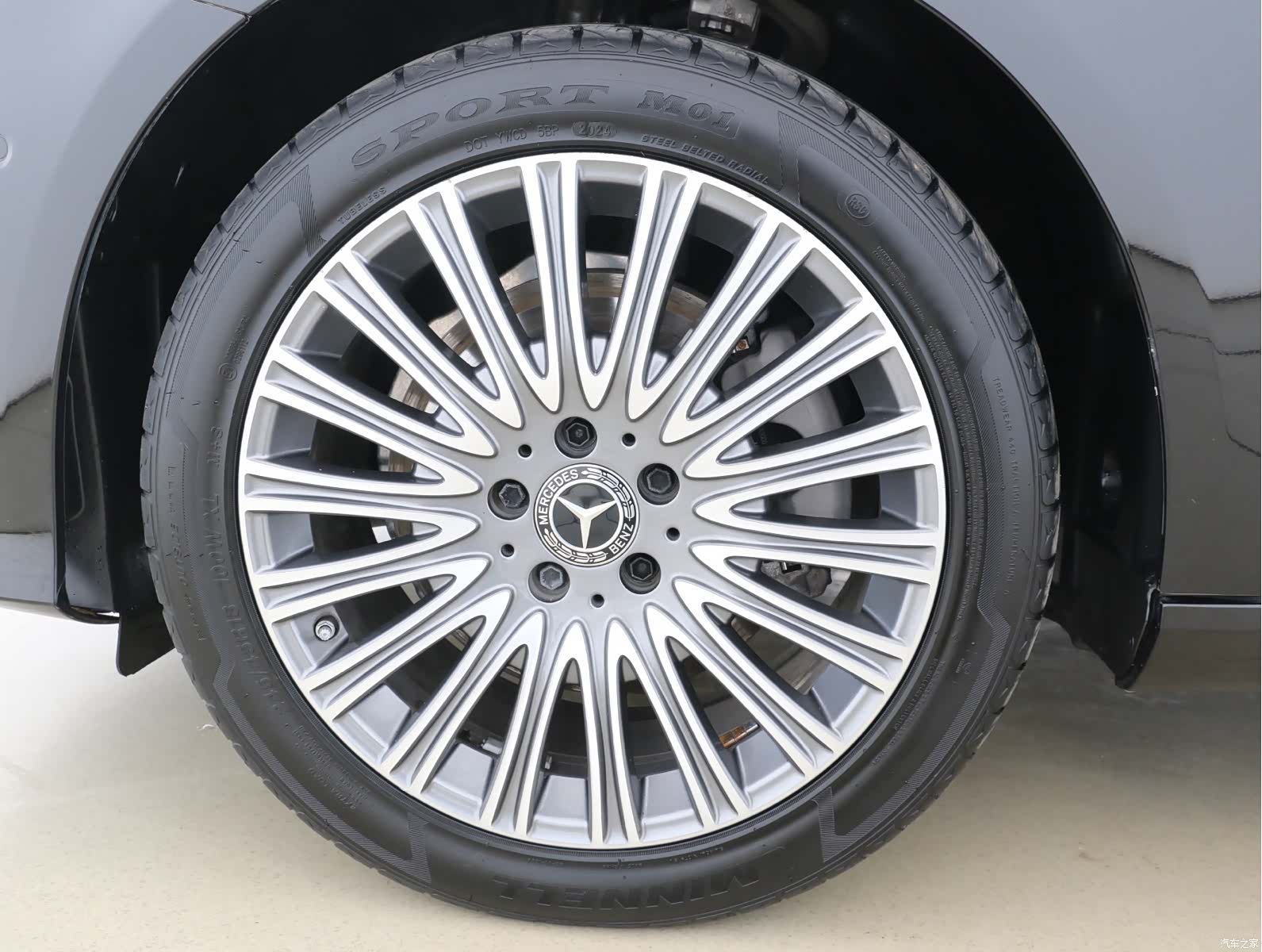 Mercedes-Benz E-Class, 2023 17
