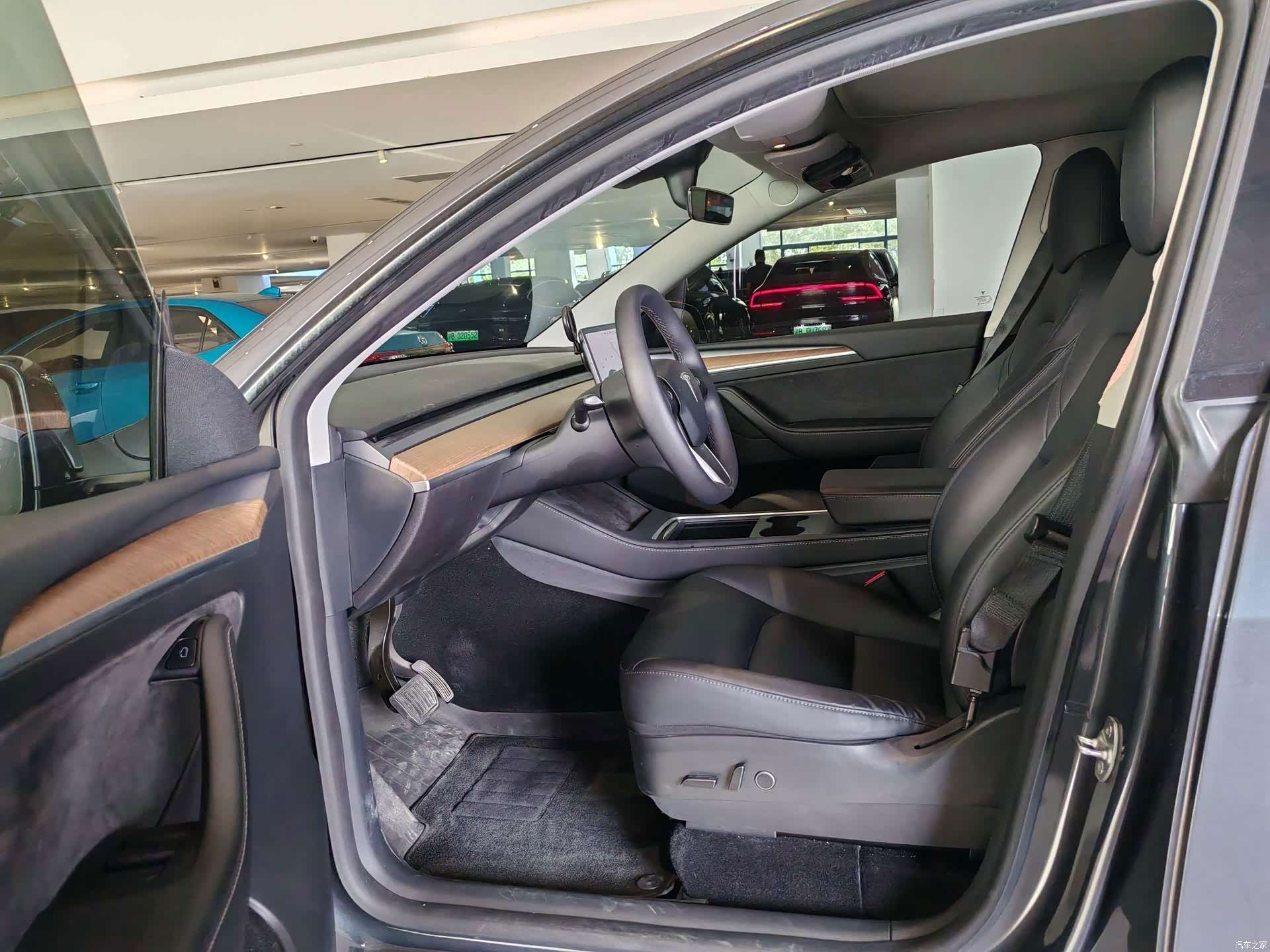 Tesla Model Y, 2021 4