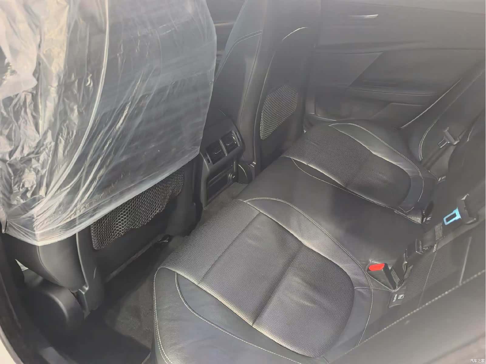 Jaguar XE, 2016 8