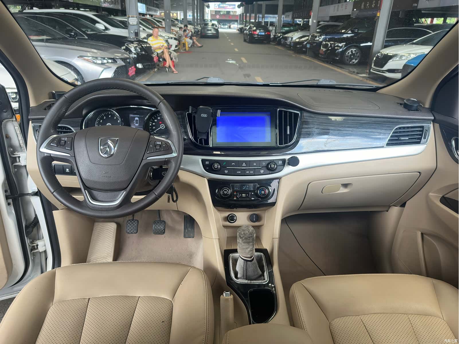 Wuling 730, 2016 12