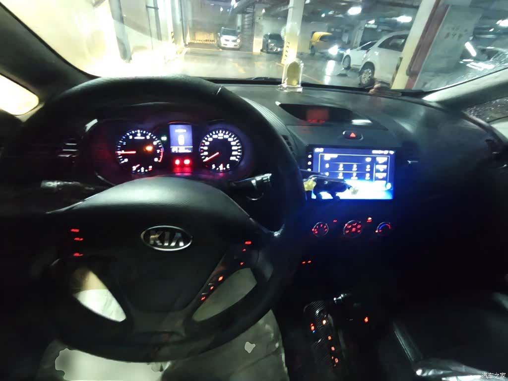 Kia K3, 2014 6