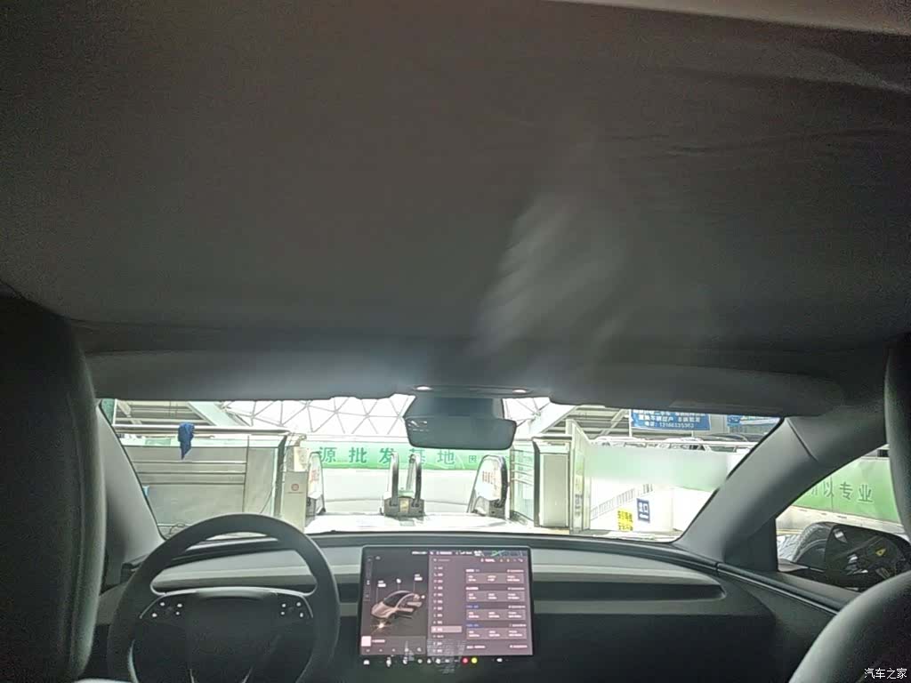 Tesla Model 3, 2025 18