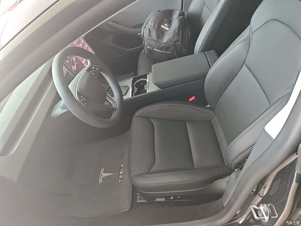 Tesla Model 3, 2025 15