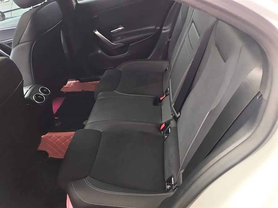 Mercedes-Benz A-Class 2020, фото 17