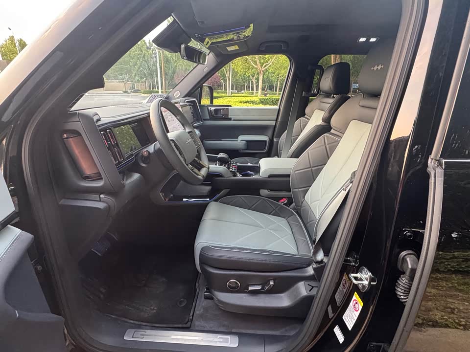 BYD Leopard 5 BYD Leopard 5