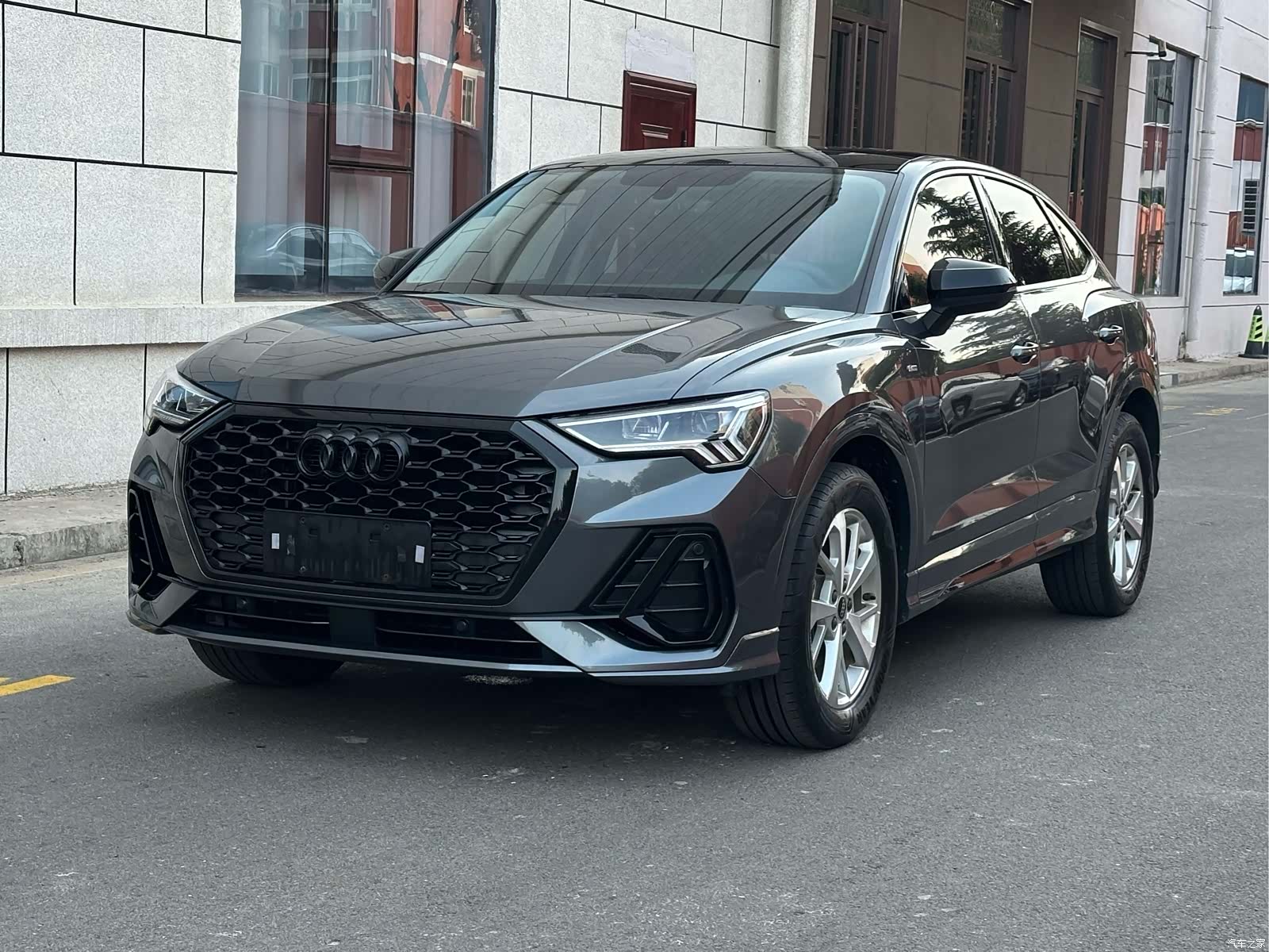 Audi Q3, 2023 1
