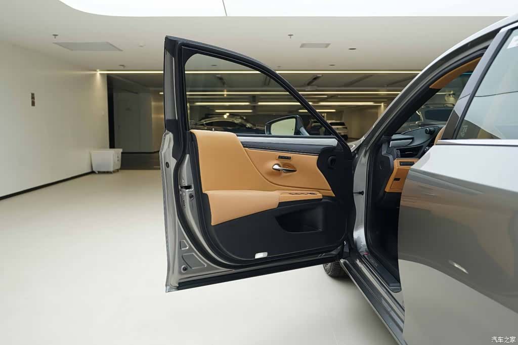 Lexus ES, 2026 17