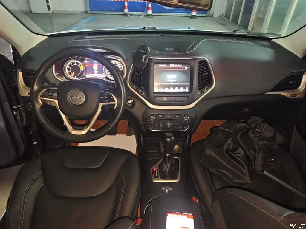 Jeep Cherokee, 2017 10