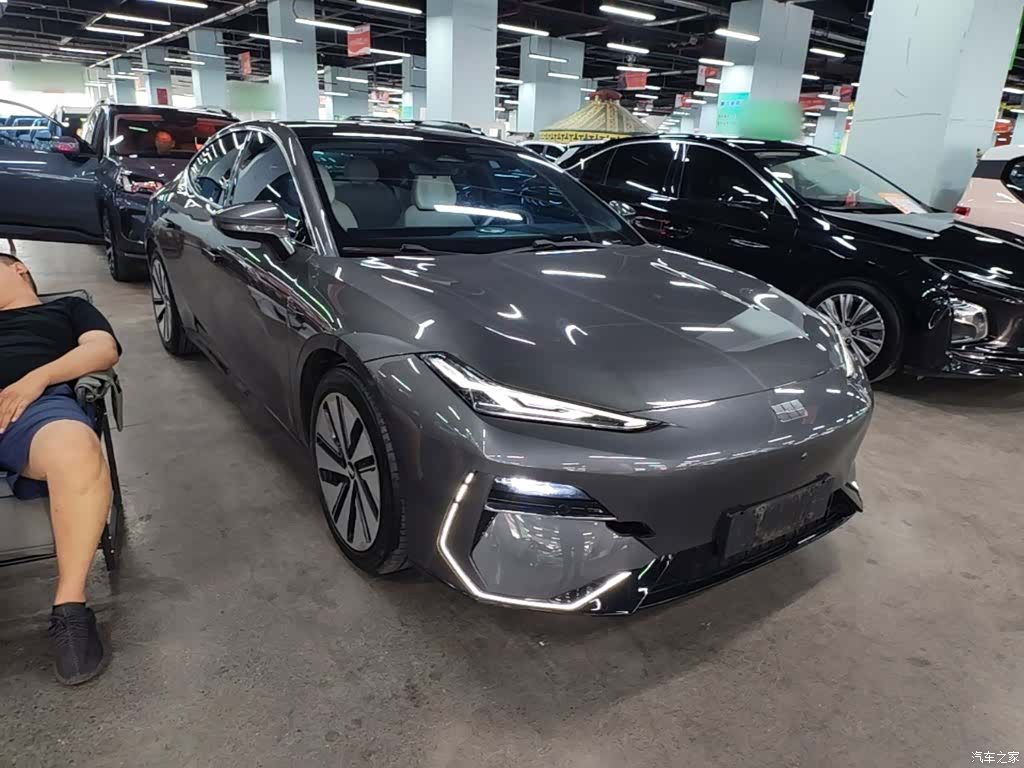 Geely E8, 2024 4