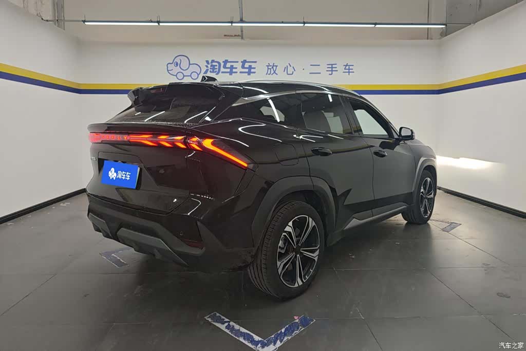 Geely Galaxy L7, 2023 3