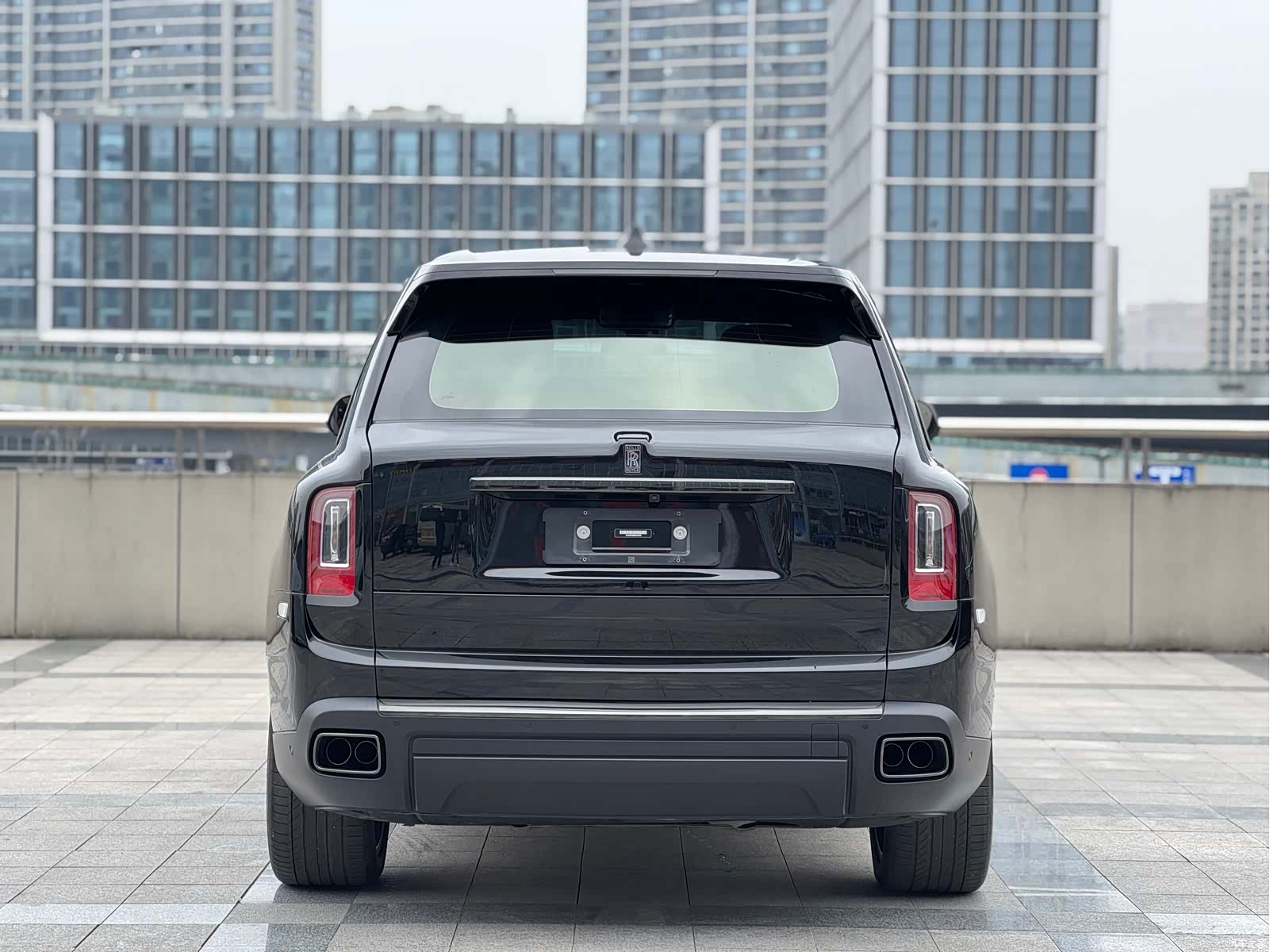 Rolls-Royce Cullinan, 2023 4