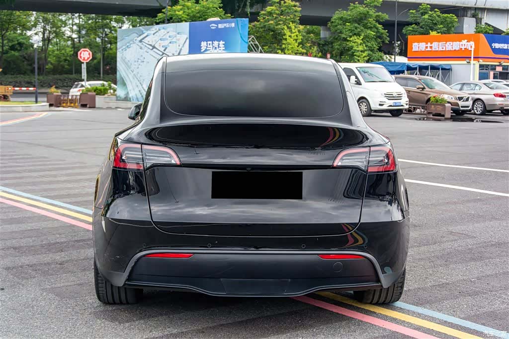 Tesla Model Y, 2022 7