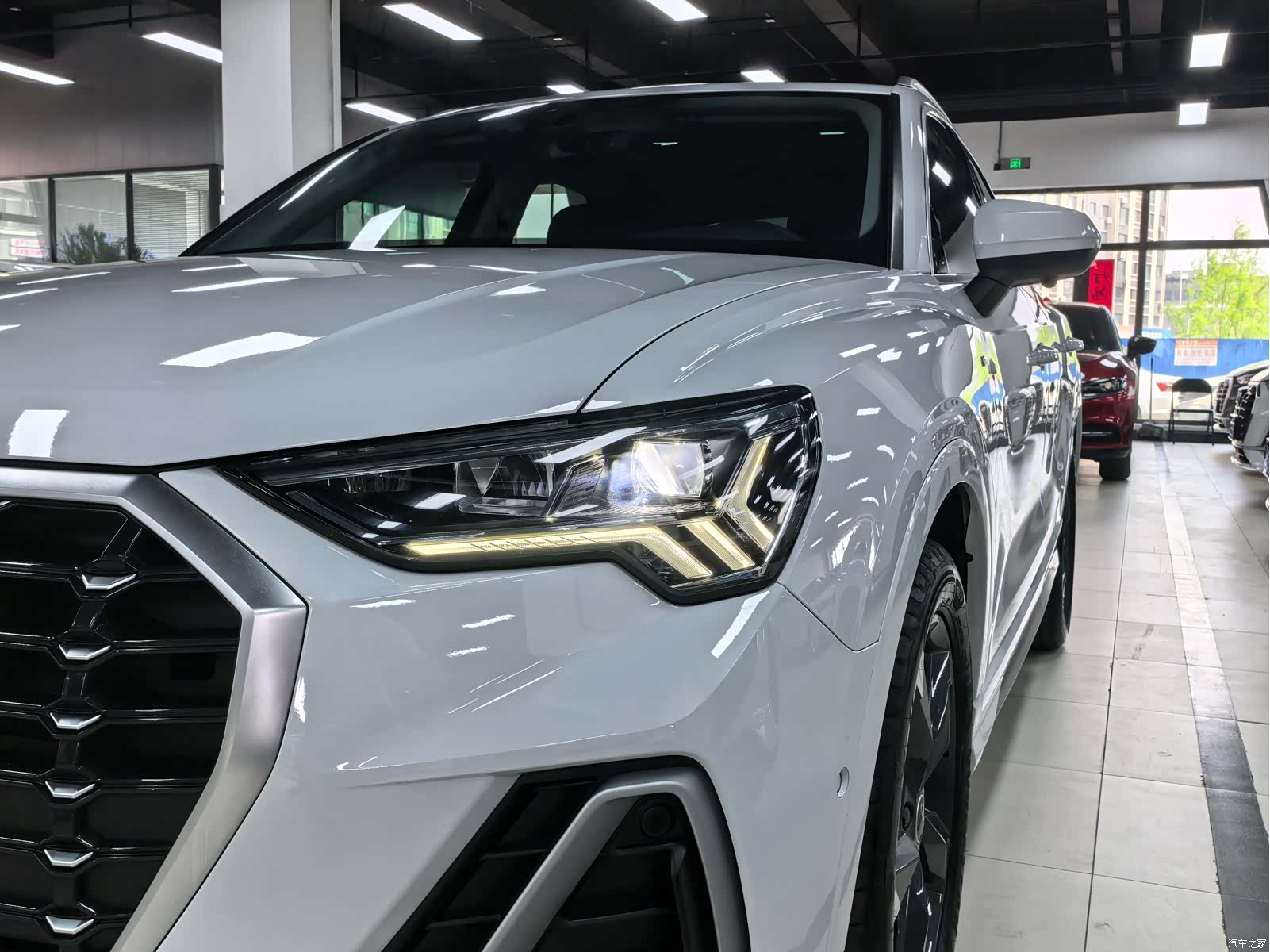 Audi Q3, 2023 4